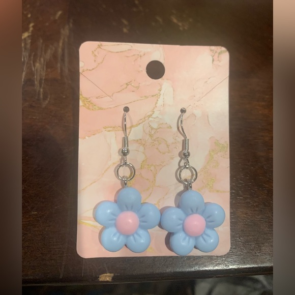 Hand Crafted Jewelry - NEW HANDMADE BLUE DAISY EARRINGS